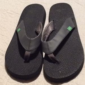 Sanuk flip flops, NWOT